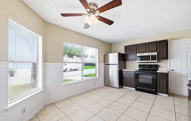 6210  Valley Queen, San Antonio, TX 78250 — photo 10
