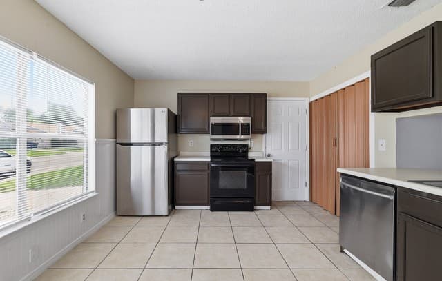 6210  Valley Queen, San Antonio, TX 78250 — photo 11
