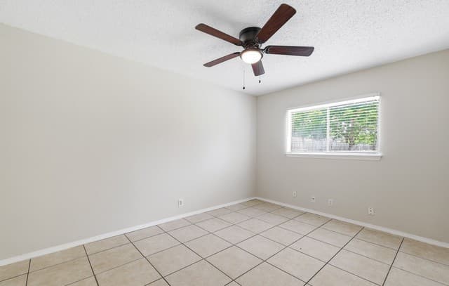 6210  Valley Queen, San Antonio, TX 78250 — photo 16