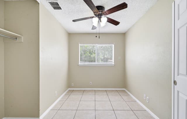 6210  Valley Queen, San Antonio, TX 78250 — photo 20