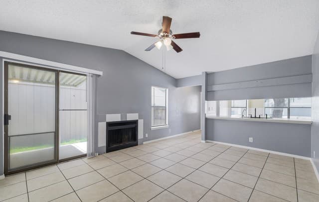 6210  Valley Queen, San Antonio, TX 78250 — photo 4