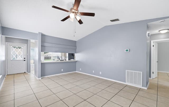 6210  Valley Queen, San Antonio, TX 78250 — photo 5