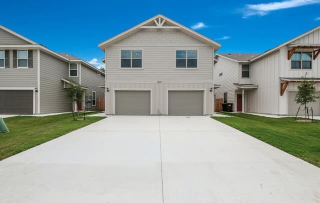 2507  Lynwood Bnd Unit 101