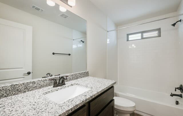 2507  Lynwood Bnd Unit 101, San Antonio, TX 78245 — photo 17
