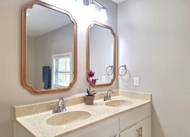 1001 Naples St, Castroville, TX 78009 — photo 10