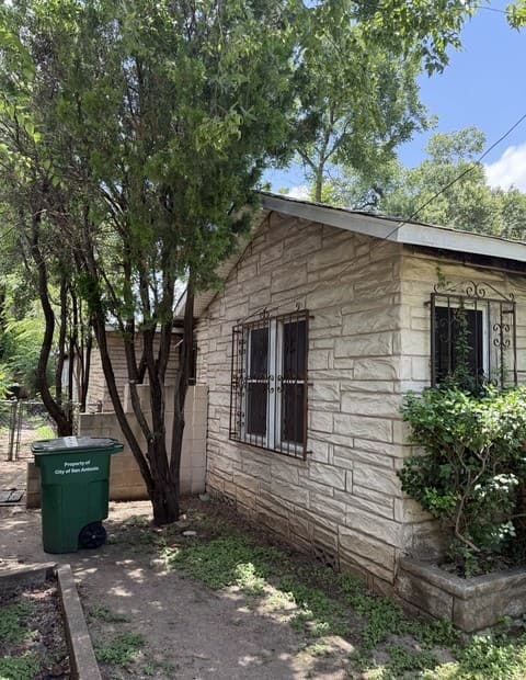 1026 Gibbs