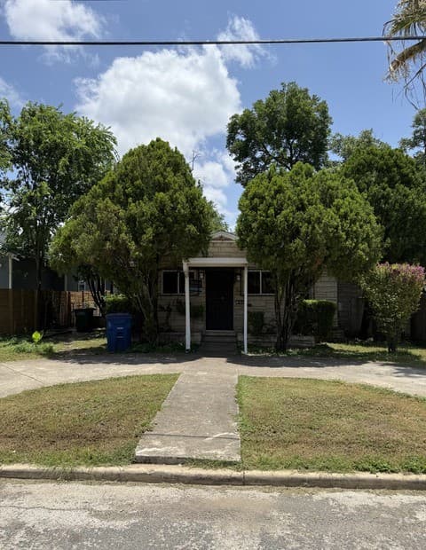 1026  Gibbs, San Antonio, TX 78202 — photo 2
