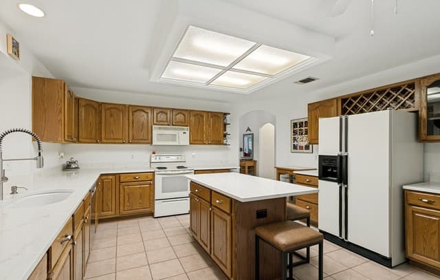 10  Oakwell Farms Pkwy, San Antonio, TX 78218 — photo 11