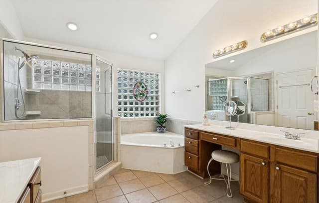 10  Oakwell Farms Pkwy, San Antonio, TX 78218 — photo 19