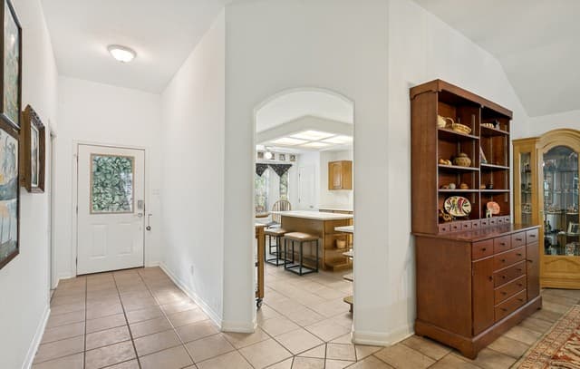 10  Oakwell Farms Pkwy, San Antonio, TX 78218 — photo 3