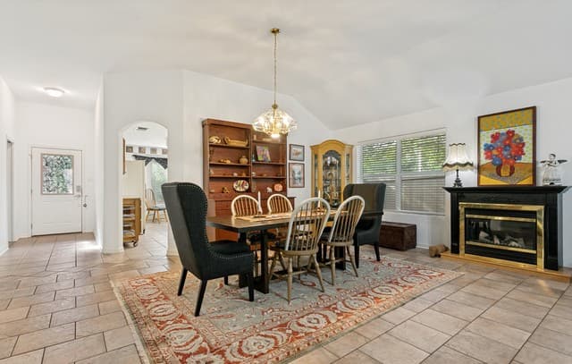 10  Oakwell Farms Pkwy, San Antonio, TX 78218 — photo 4