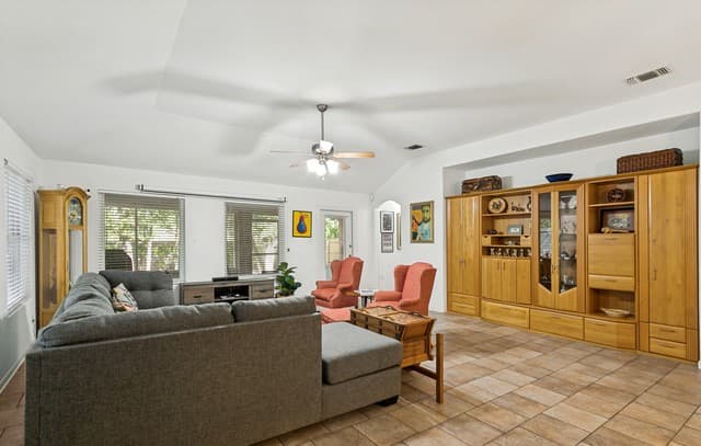 10  Oakwell Farms Pkwy, San Antonio, TX 78218 — photo 7