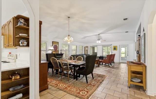 10  Oakwell Farms Pkwy, San Antonio, TX 78218 — photo 8