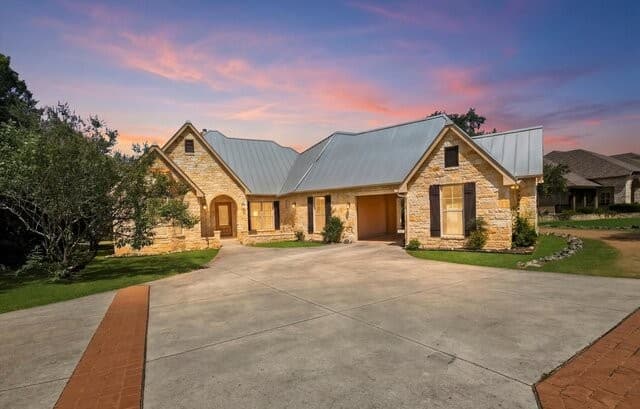 26310 E Rockwall