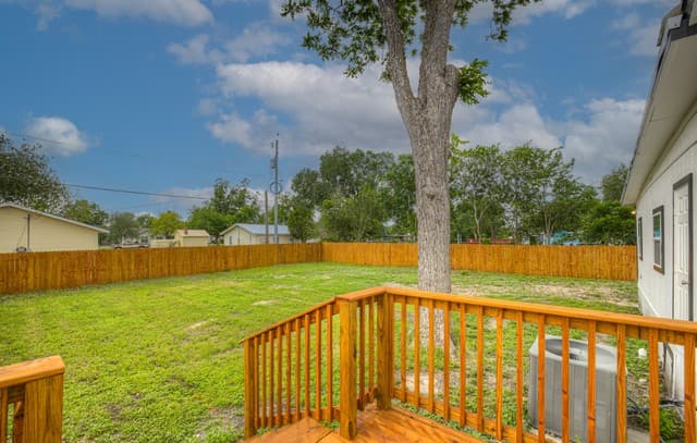 312 N Lavernia, Marion, TX 78124 — photo 21