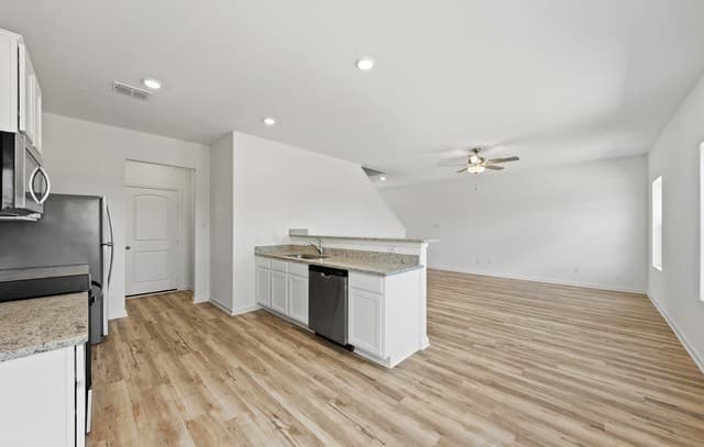11506  Cardinal Creek, San Antonio, TX 78223 — photo 10