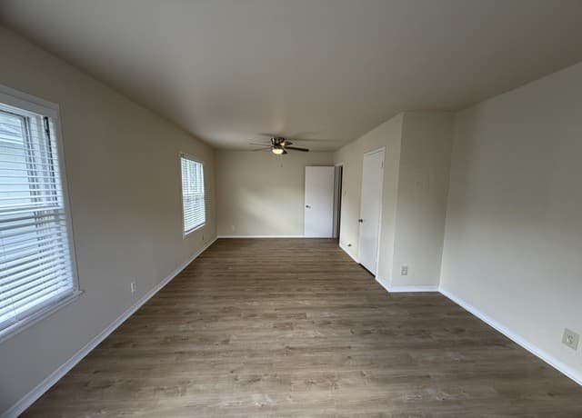 327  Blakeley Dr, San Antonio, TX 78209 — photo 13