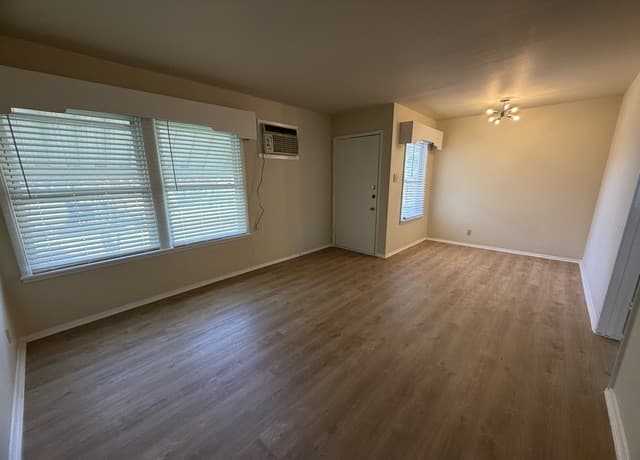 327  Blakeley Dr, San Antonio, TX 78209 — photo 5