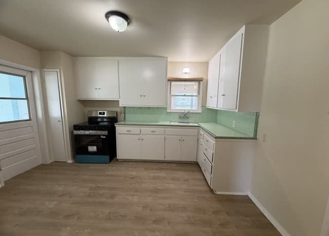 327  Blakeley Dr, San Antonio, TX 78209 — photo 6