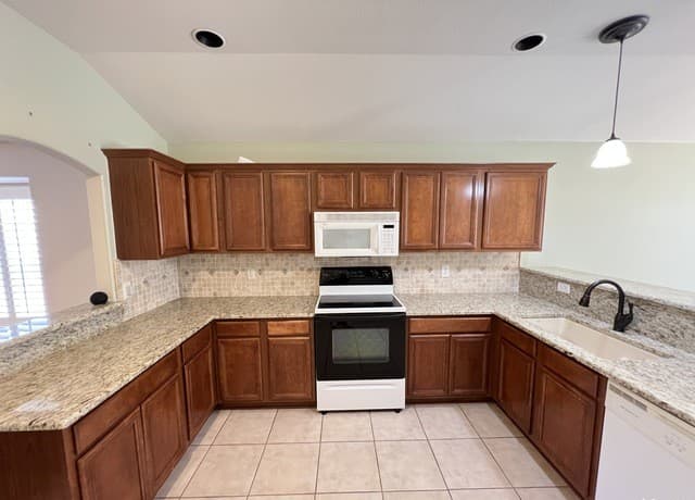 1303  Bluff Forest, San Antonio, TX 78248 — photo 15
