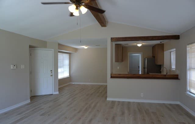 8470  Cascade Ridge Dr, San Antonio, TX 78239 — photo 2