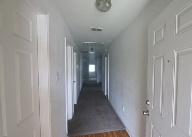 5810  Wildcat Canyon, San Antonio, TX 78252 — photo 2