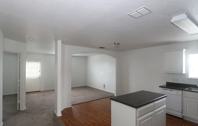5810  Wildcat Canyon, San Antonio, TX 78252 — photo 3