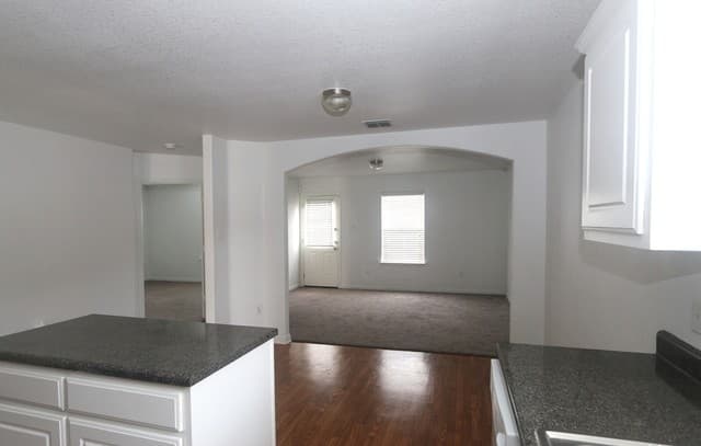 5810  Wildcat Canyon, San Antonio, TX 78252 — photo 6