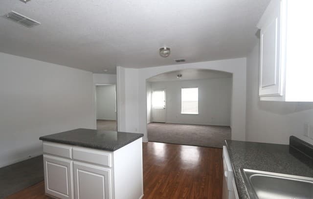 5810  Wildcat Canyon, San Antonio, TX 78252 — photo 7