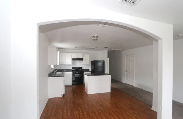 5810  Wildcat Canyon, San Antonio, TX 78252 — photo 9
