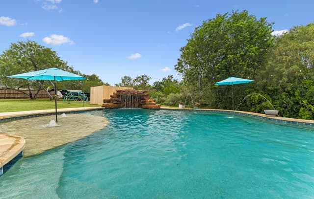 137 Trail Boss, La Vernia, TX 78121 — photo 2