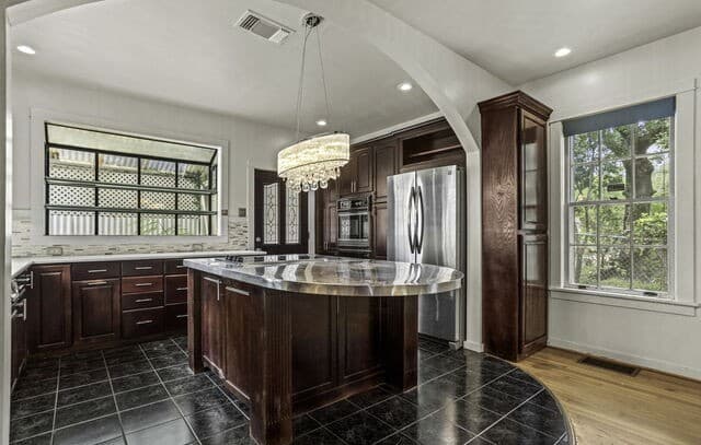 527  Kings Ct, San Antonio, TX 78212 — photo 12