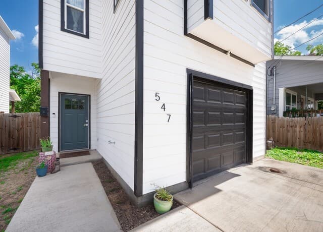 547  Belmont, San Antonio, TX 78202 — photo 2