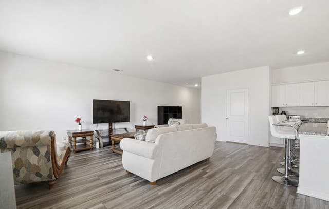 7743  Fern Hollow, San Antonio, TX 78252 — photo 11