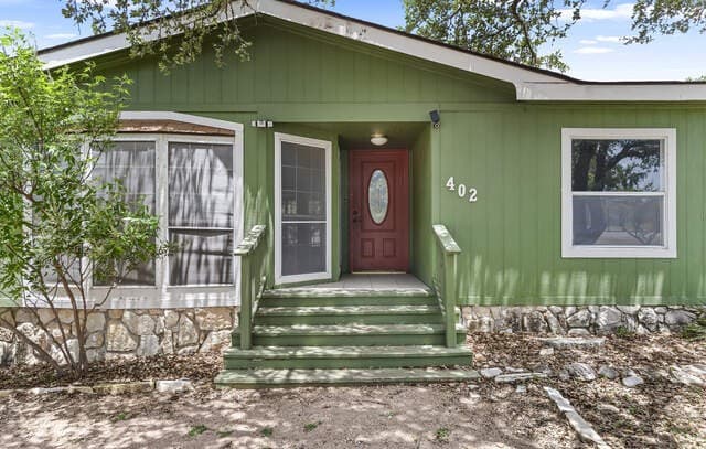 402 N Walnut Way, Boerne, TX 78006