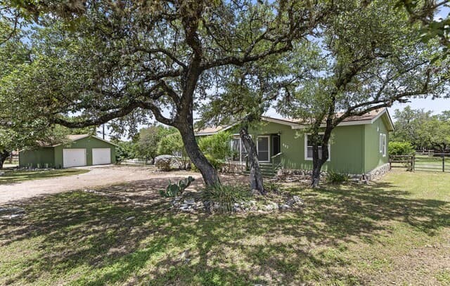 402 N Walnut Way, Boerne, TX 78006 — photo 3