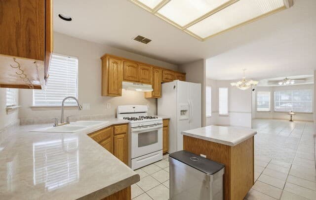 615  Claude W Black, San Antonio, TX 78203 — photo 16