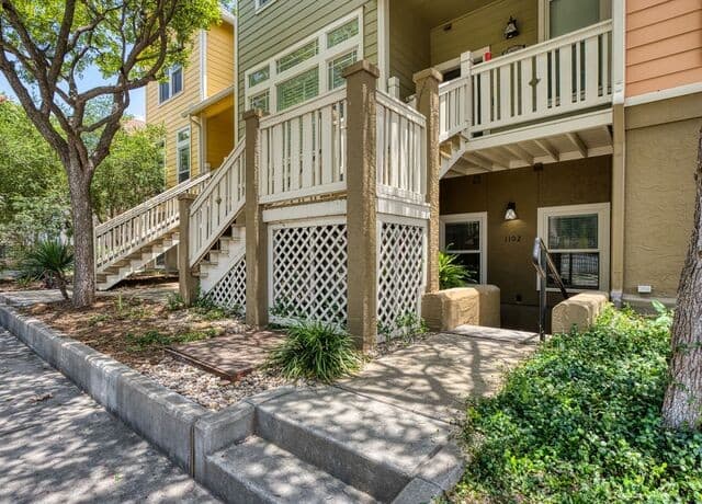 400 E Guenther Street Unit 1102, San Antonio, TX 78210 — photo 2