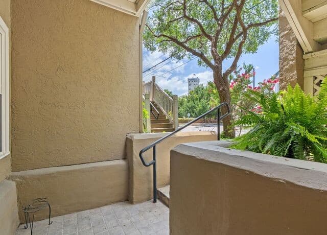 400 E Guenther Street Unit 1102, San Antonio, TX 78210 — photo 4