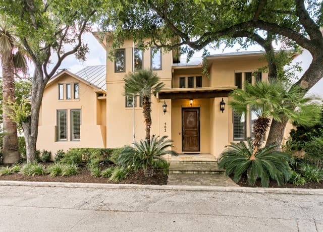 502 Sheraton Dr, San Antonio, TX 78209