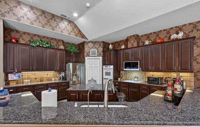 11  Westerleigh, San Antonio, TX 78218 — photo 10