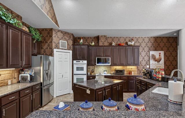 11  Westerleigh, San Antonio, TX 78218 — photo 9