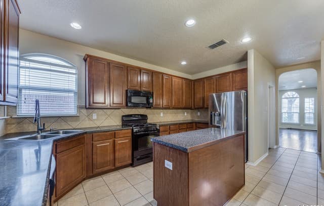 5723  White Oak Cv, San Antonio, TX 78253 — photo 10