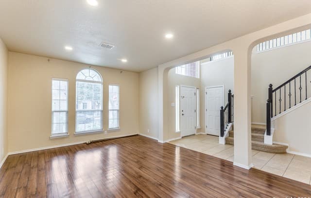 5723  White Oak Cv, San Antonio, TX 78253 — photo 2