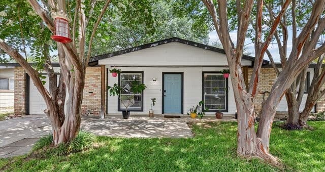1025 Williamsburg
