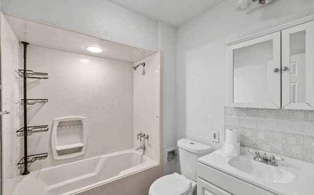 6806  Bender Dr, San Antonio, TX 78229 — photo 11