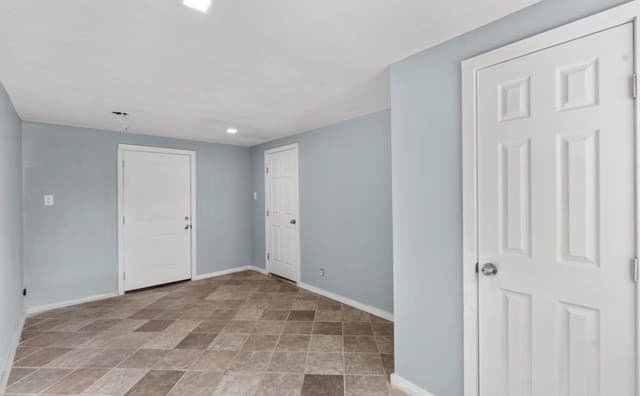 6806  Bender Dr, San Antonio, TX 78229 — photo 14