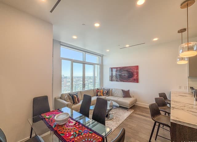 123 Lexington Ave Unit 1402