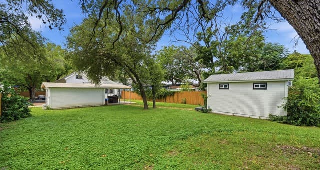 321 E Mistletoe, San Antonio, TX 78212 — photo 17