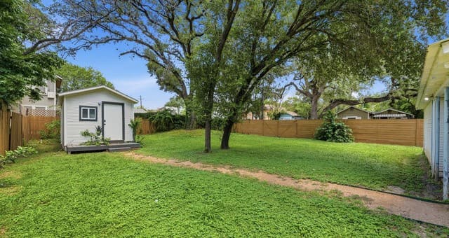 321 E Mistletoe, San Antonio, TX 78212 — photo 18